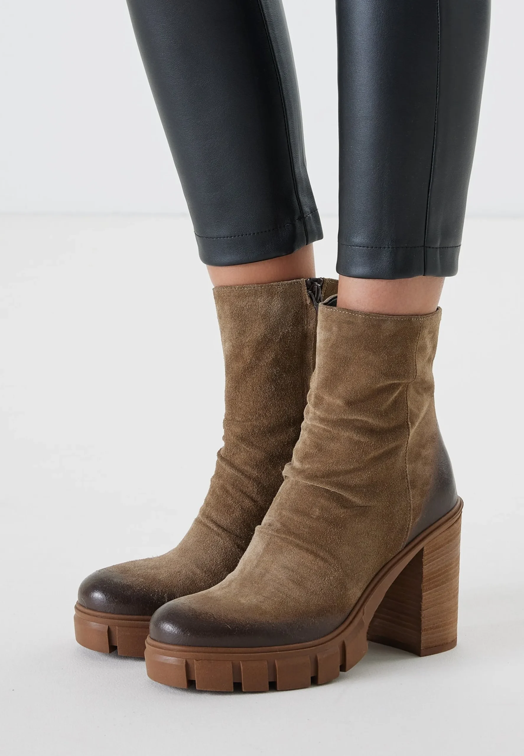 Vrouw Lazamani Boots-Dames Boots 55.099 Sand